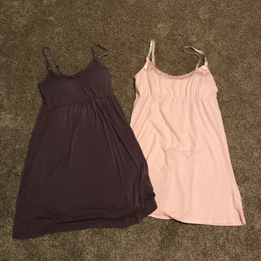 2 nursing gowns